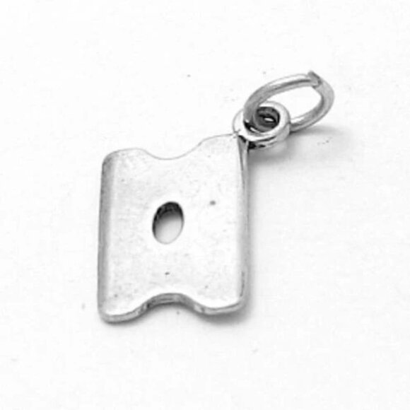 UNIQUE RAZOR BLADE CHARM IN STERLING SILVER. - Picture 1 of 1